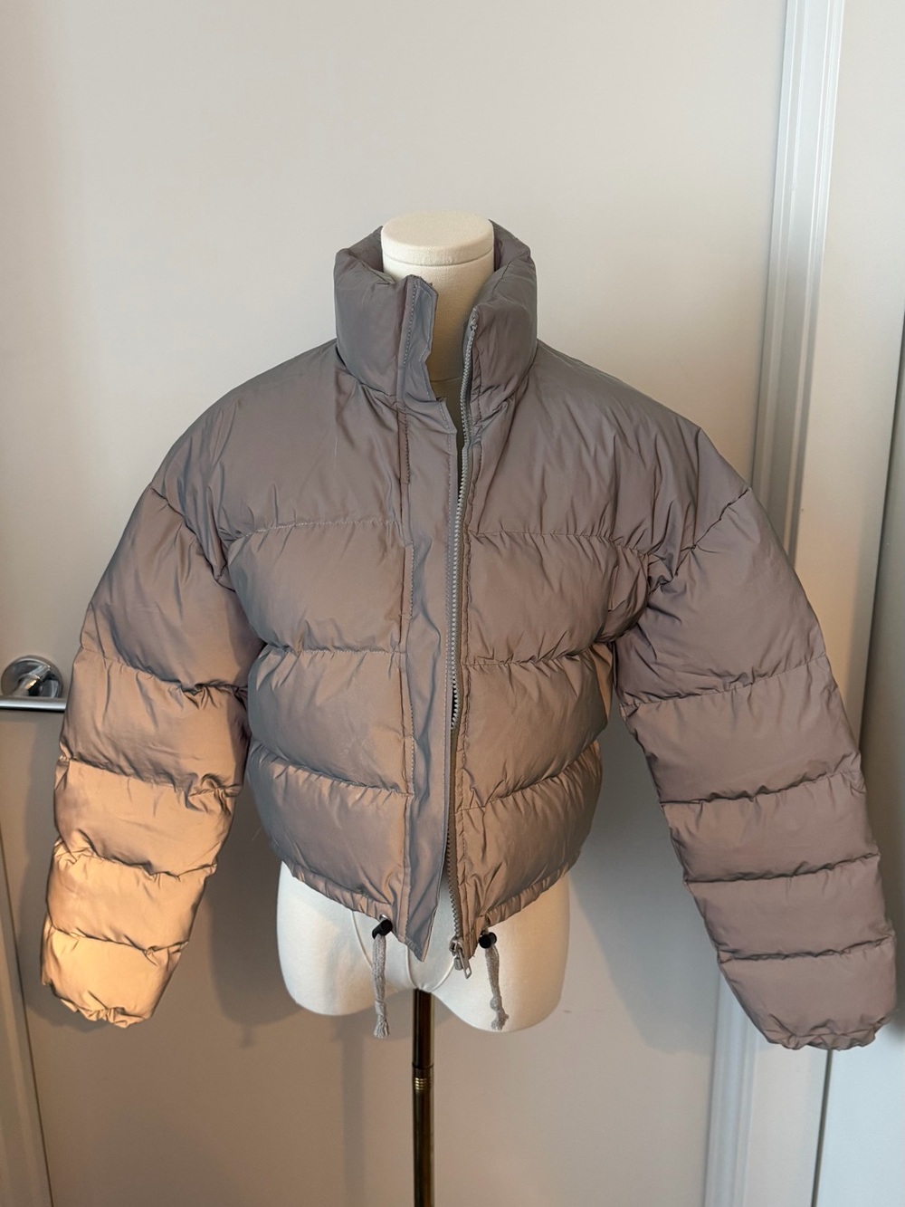 Pretty Little Thing Women’s Puffer Jacket - reflective silver